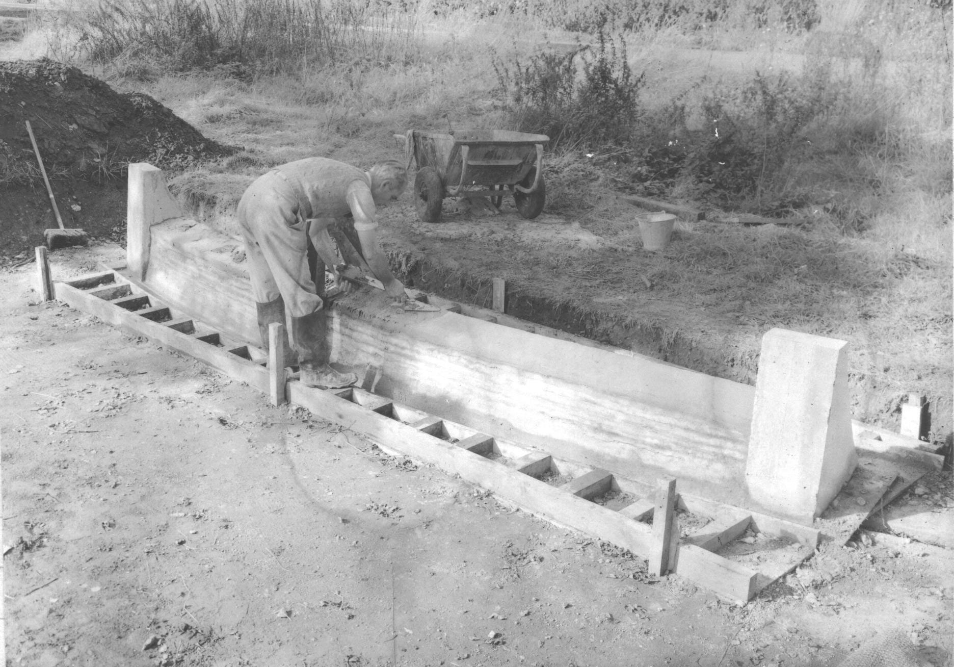 HARMONDSWORTH-DAMS-MODEL-MOHNE-